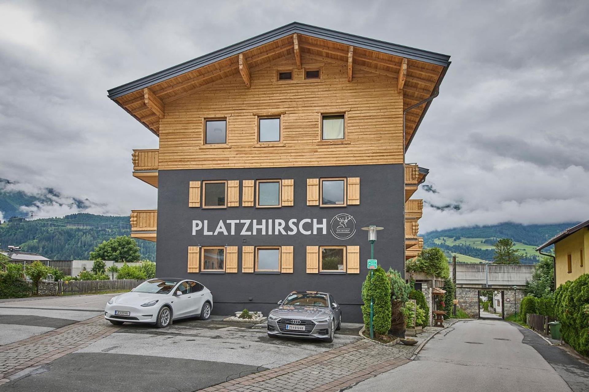 Platzhirsch Rooms - B&B - Self Check-In Пиезендорф Екстериор снимка