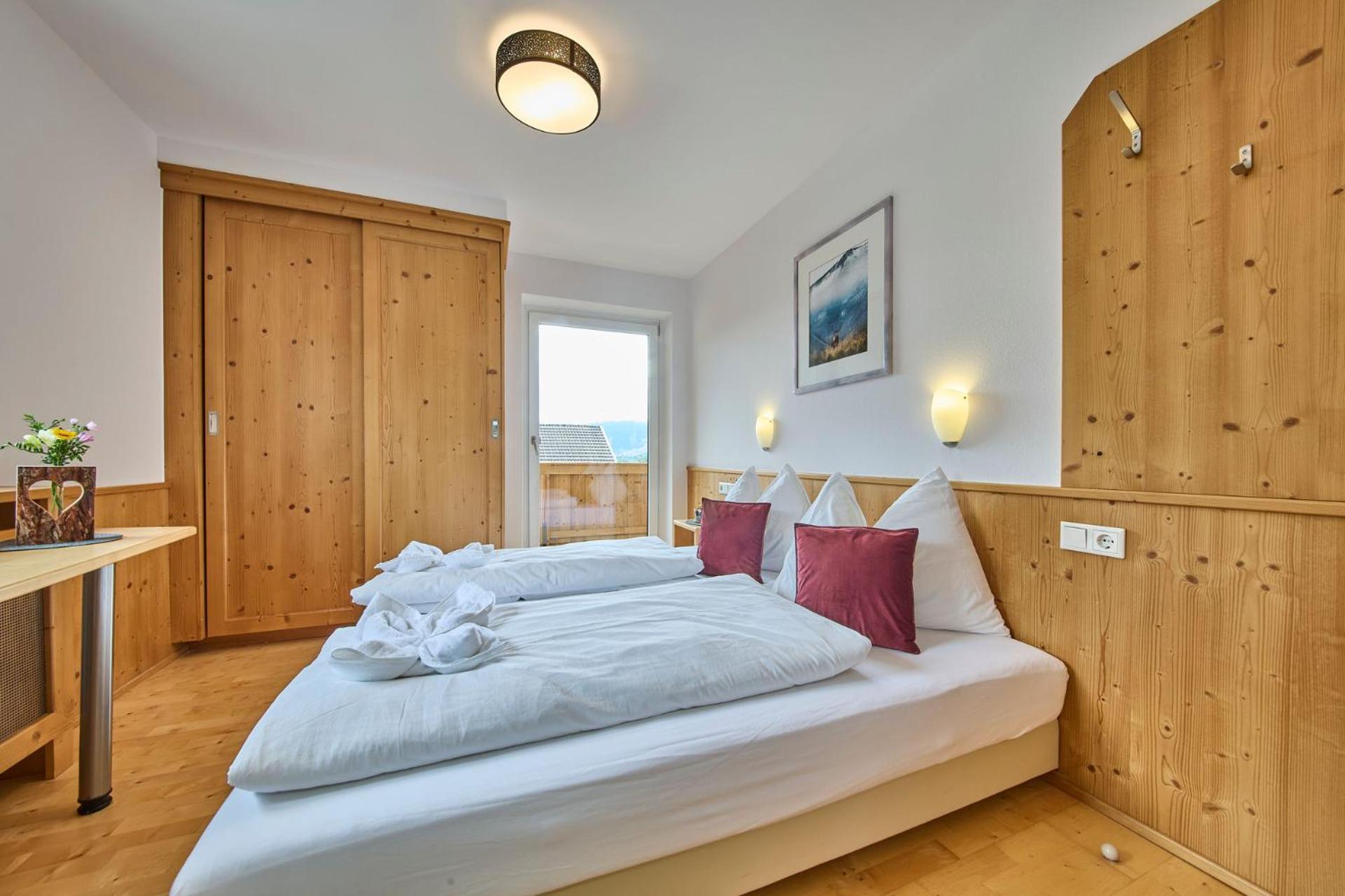 Platzhirsch Rooms - B&B - Self Check-In Пиезендорф Екстериор снимка