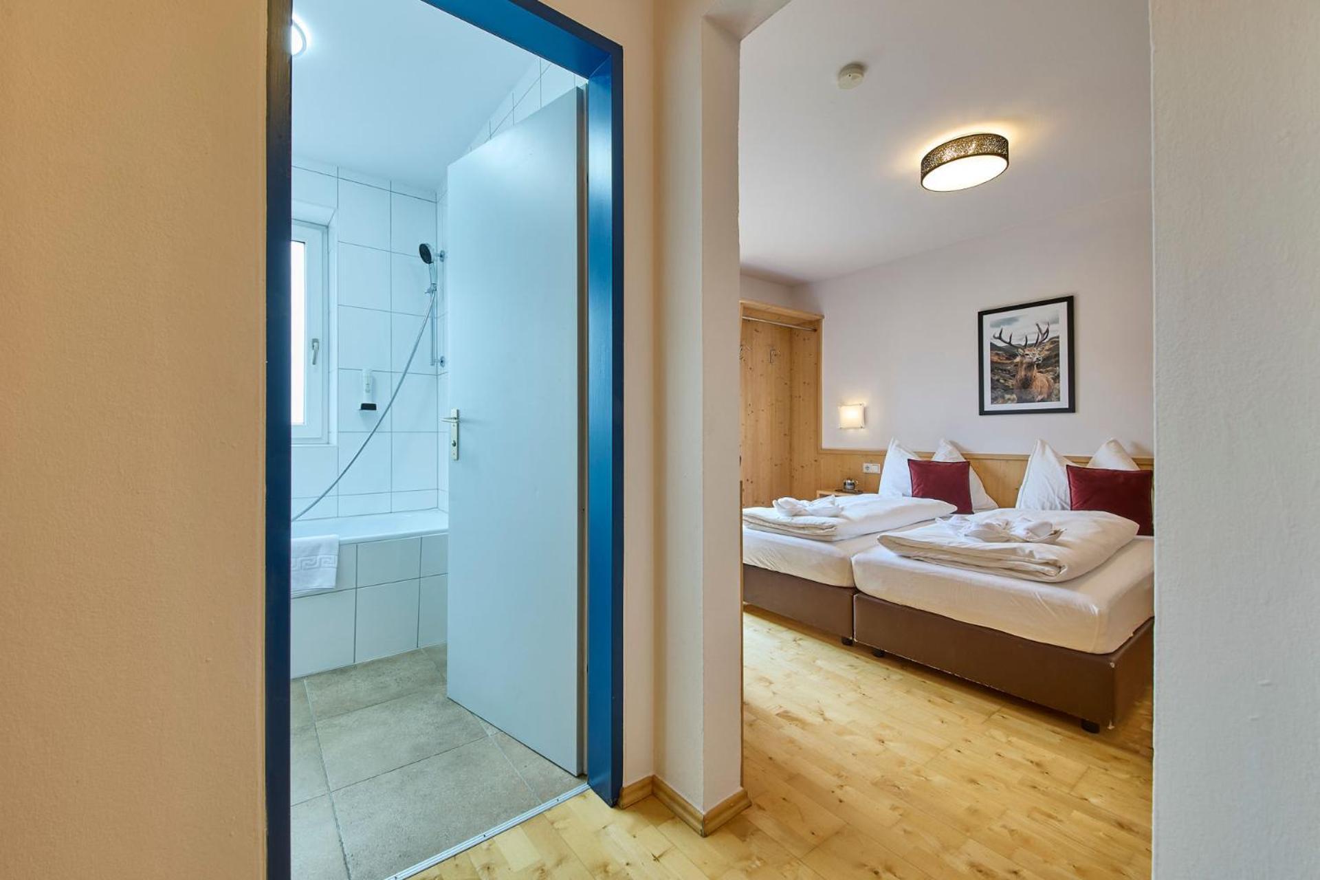 Platzhirsch Rooms - B&B - Self Check-In Пиезендорф Екстериор снимка