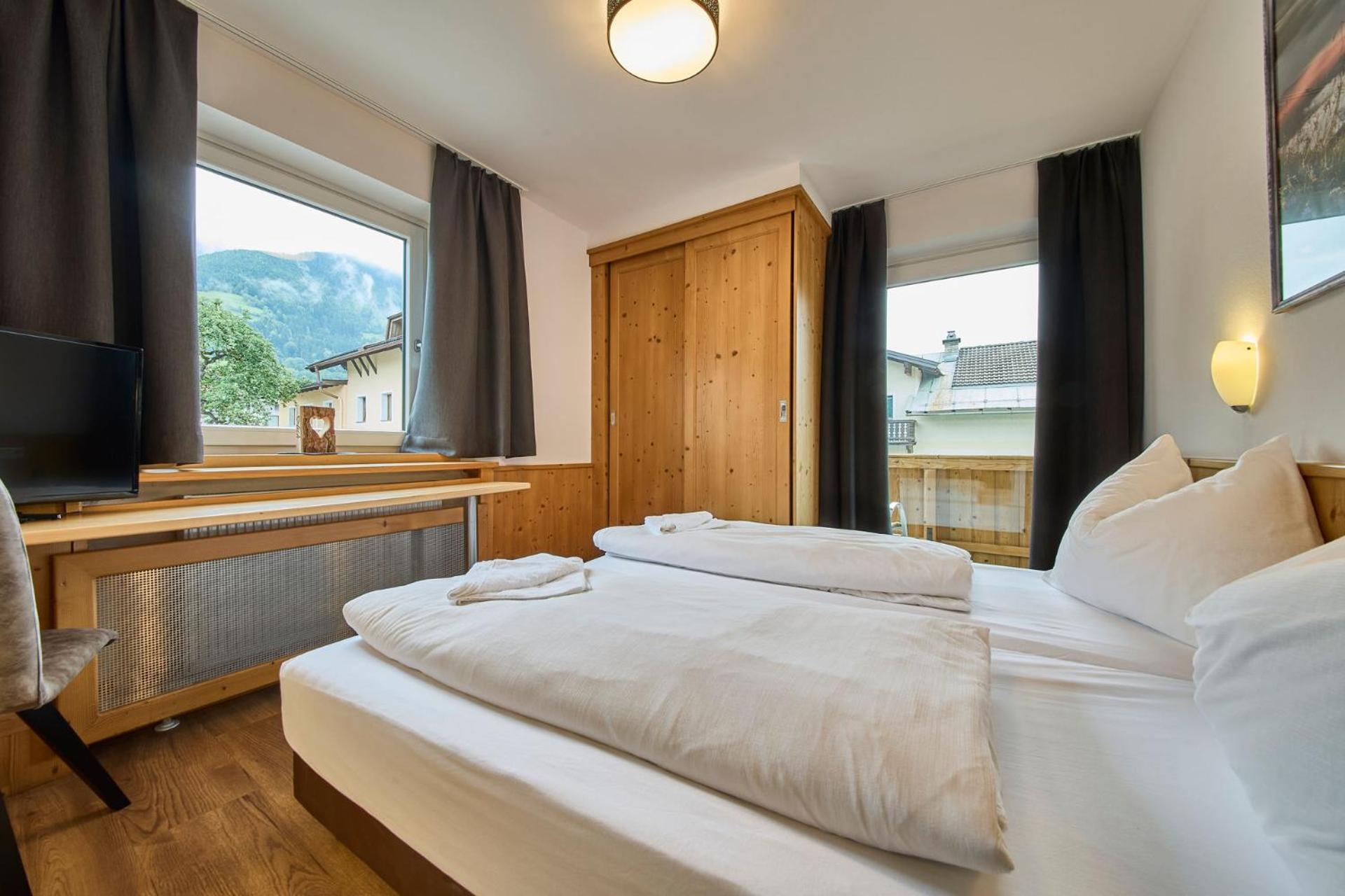 Platzhirsch Rooms - B&B - Self Check-In Пиезендорф Екстериор снимка